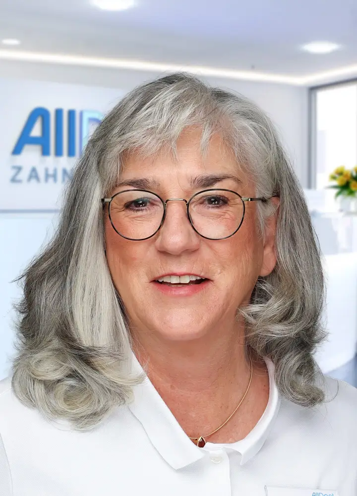 Portrait Zahn&auml;rztin Sylvia Flemming (AllDent Hannover)